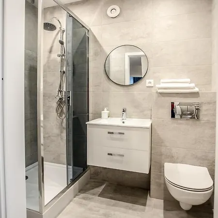 Apartment Nadbystrzycka No. 02 *